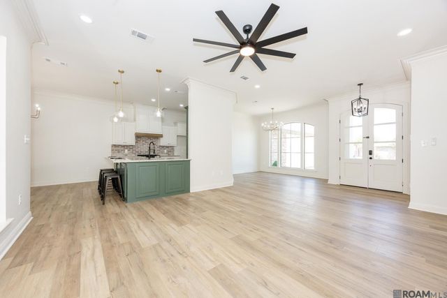 13348 Williamsburg Ave, Walker, LA 70785