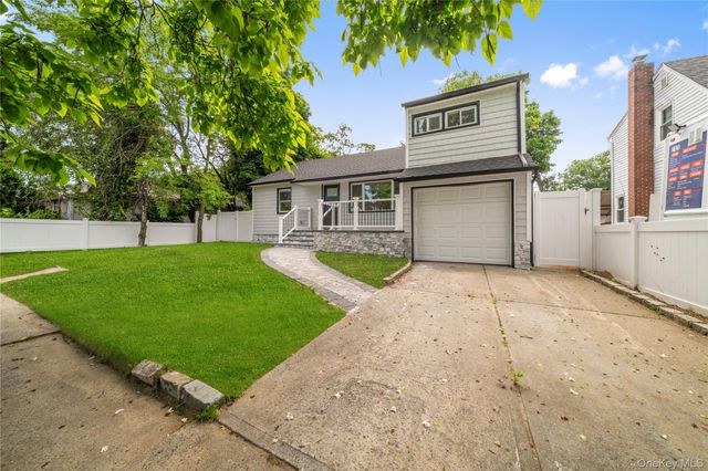 207 Wright Street, Westbury, NY 11590