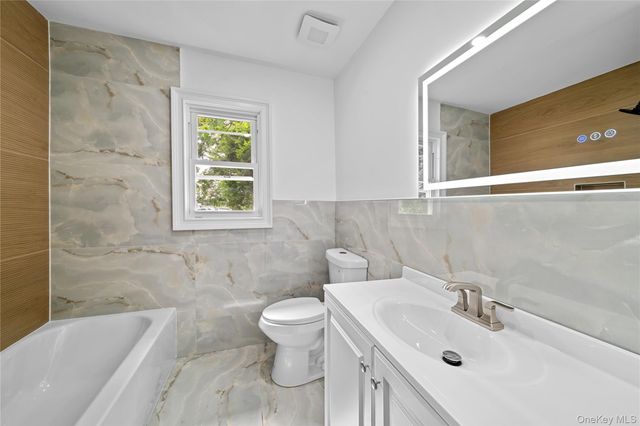 207 Wright Street, Westbury, NY 11590