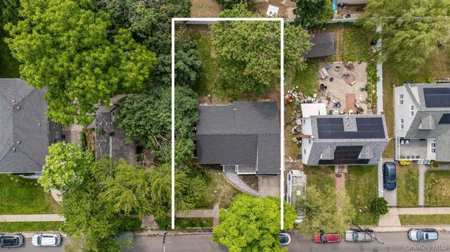 207 Wright Street, Westbury, NY 11590