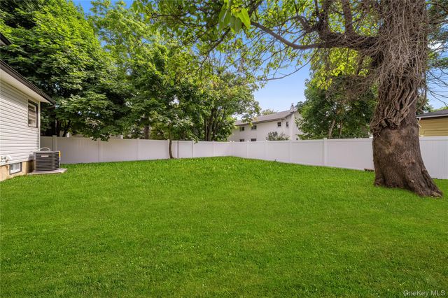 207 Wright Street, Westbury, NY 11590