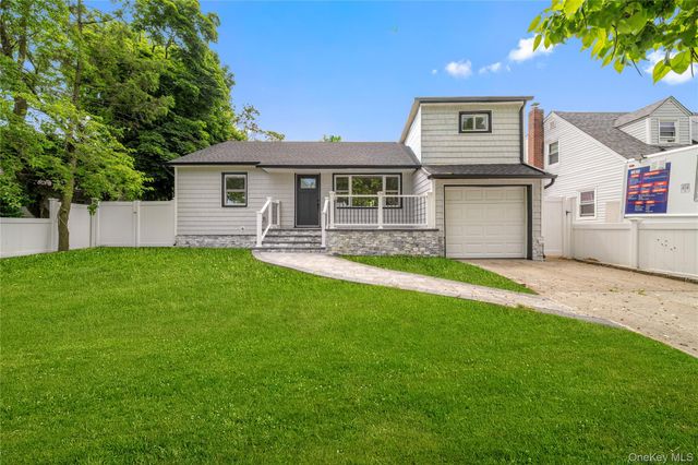 207 Wright Street, Westbury, NY 11590