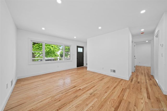 207 Wright Street, Westbury, NY 11590