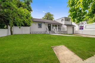 207 Wright Street, Westbury, NY 11590