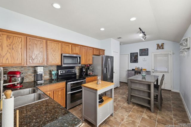 528 MAGNOLIA WIND, New Braunfels, TX 78130