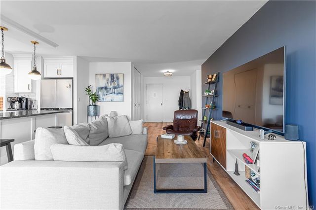 50 Glenbrook Road APT 16F, Stamford, CT 06902