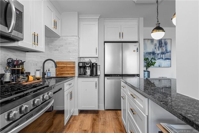 50 Glenbrook Road APT 16F, Stamford, CT 06902