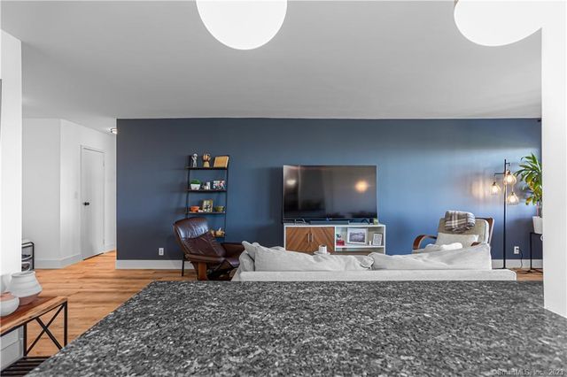 50 Glenbrook Road APT 16F, Stamford, CT 06902