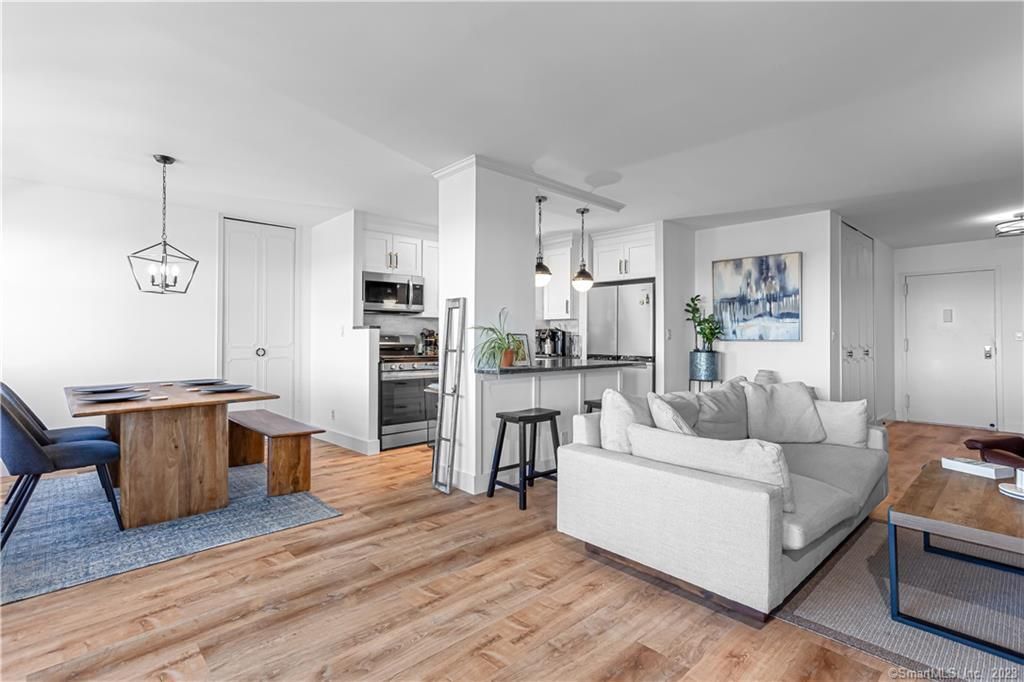 50 Glenbrook Road APT 16F, Stamford, CT 06902