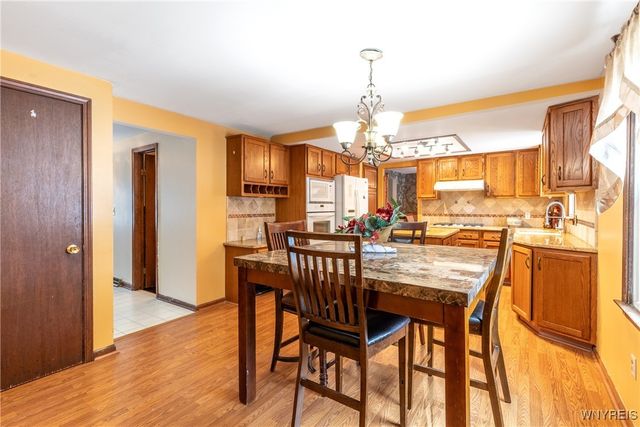 60 Chapel Woods, Amherst, NY 14221