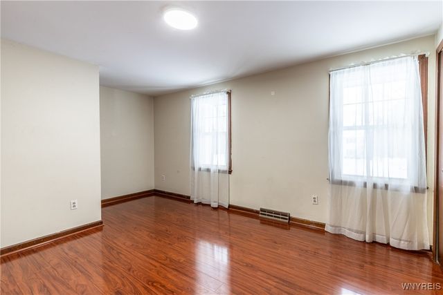 60 Chapel Woods, Amherst, NY 14221