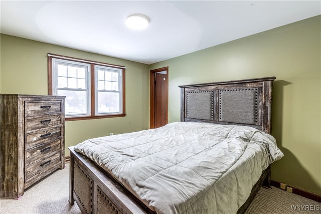 60 Chapel Woods, Amherst, NY 14221