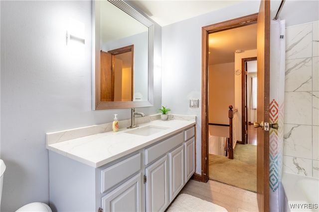 60 Chapel Woods, Amherst, NY 14221