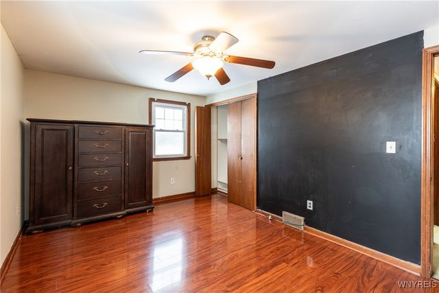 60 Chapel Woods, Amherst, NY 14221