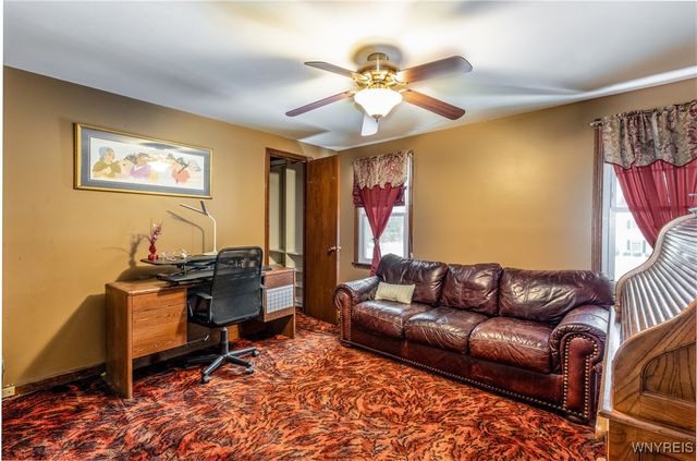 60 Chapel Woods, Amherst, NY 14221