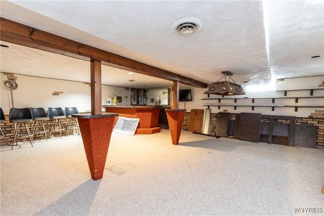 60 Chapel Woods, Amherst, NY 14221