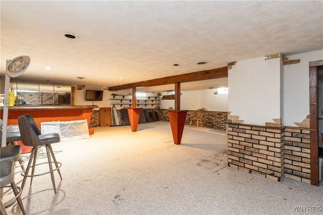 60 Chapel Woods, Amherst, NY 14221