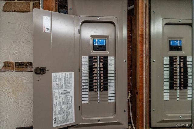 60 Chapel Woods, Amherst, NY 14221