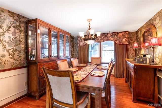 60 Chapel Woods, Amherst, NY 14221