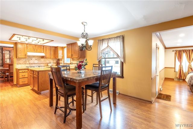 60 Chapel Woods, Amherst, NY 14221