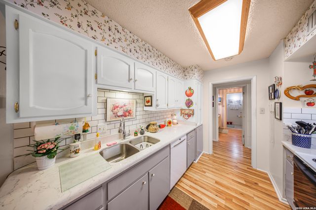 8915 Datapoint Dr Apt 49G, San Antonio, TX 78229