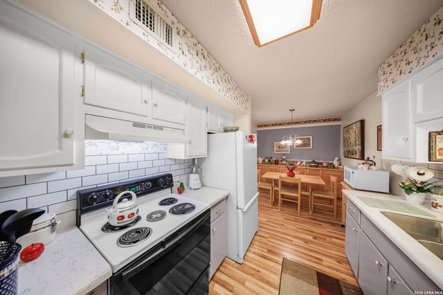 8915 Datapoint Dr Apt 49G, San Antonio, TX 78229