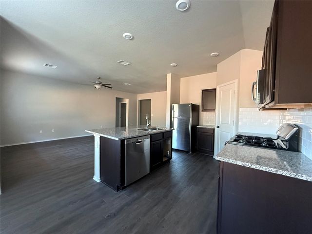 136 Jackson Blue LN, Kyle, TX 78640