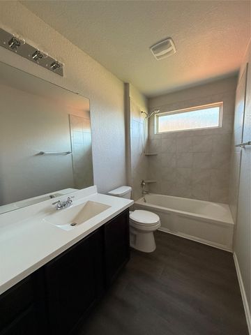 136 Jackson Blue LN, Kyle, TX 78640