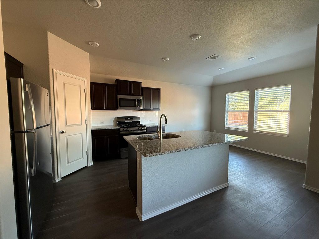 136 Jackson Blue LN, Kyle, TX 78640