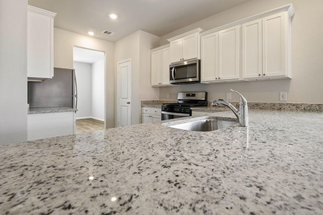 320 Kingston Way, Waller, TX 77484