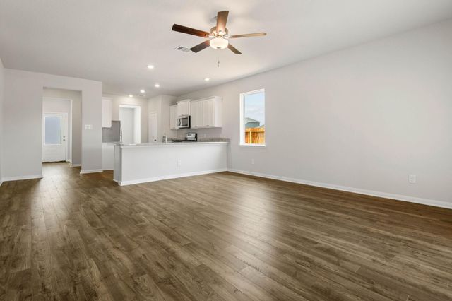 320 Kingston Way, Waller, TX 77484