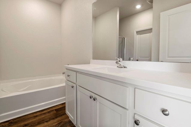 320 Kingston Way, Waller, TX 77484