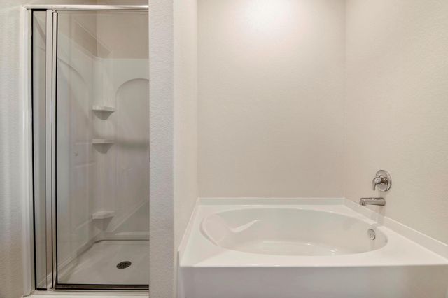 320 Kingston Way, Waller, TX 77484