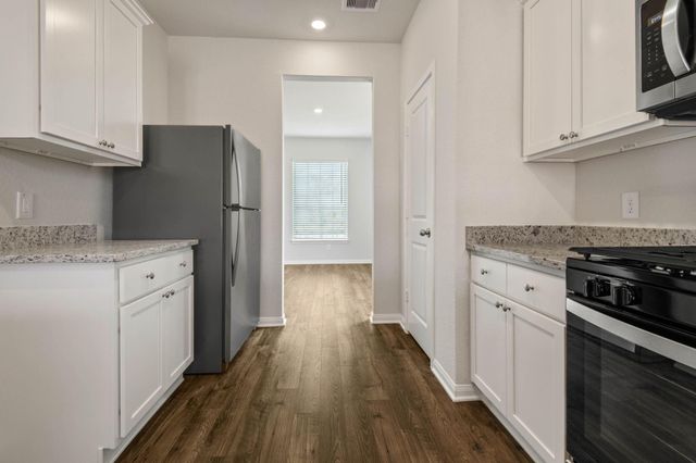 320 Kingston Way, Waller, TX 77484