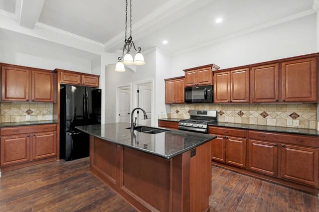 705 W Cottonwood, Valley Center, KS 67147