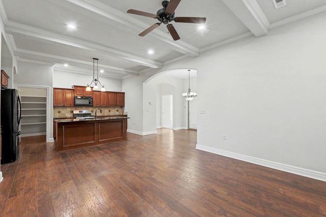 705 W Cottonwood, Valley Center, KS 67147