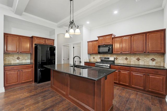 705 W Cottonwood, Valley Center, KS 67147