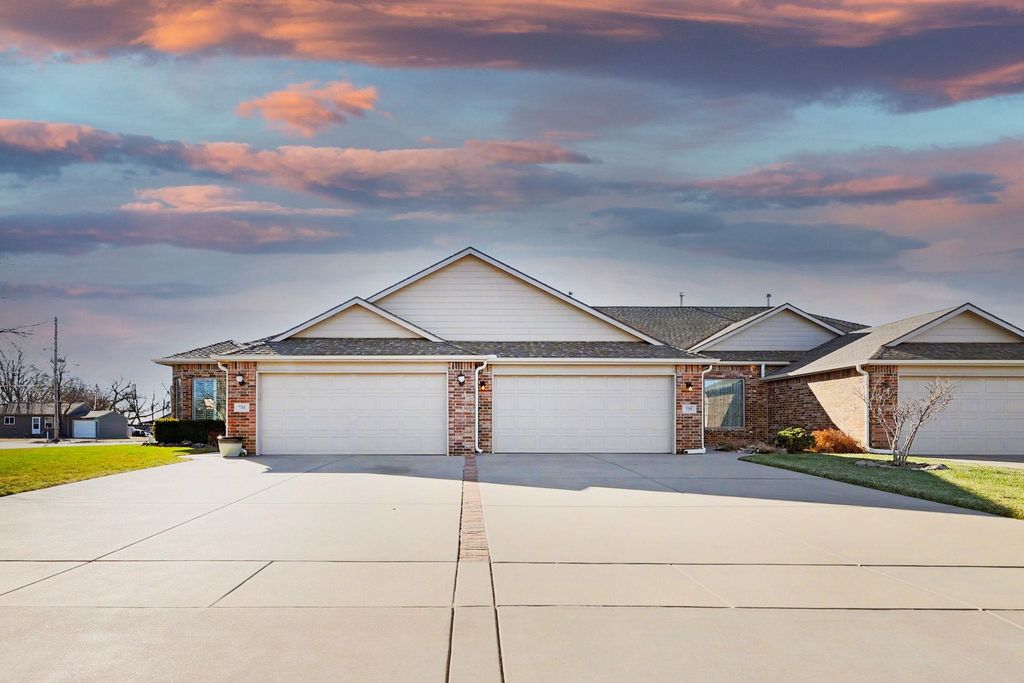 705 W Cottonwood, Valley Center, KS 67147
