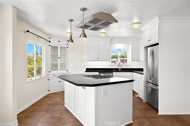 976 S Coast S A, Laguna Beach, CA 92651