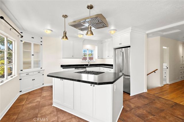 976 S Coast S A, Laguna Beach, CA 92651