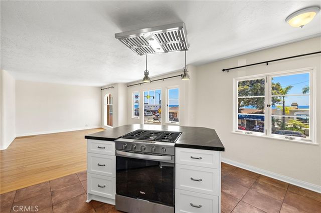 976 S Coast S A, Laguna Beach, CA 92651