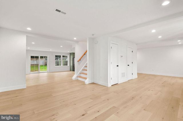 215 N FRANKLIN ST, Doylestown, PA 18901