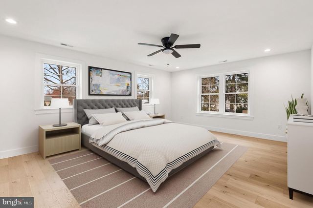 215 N FRANKLIN ST, Doylestown, PA 18901