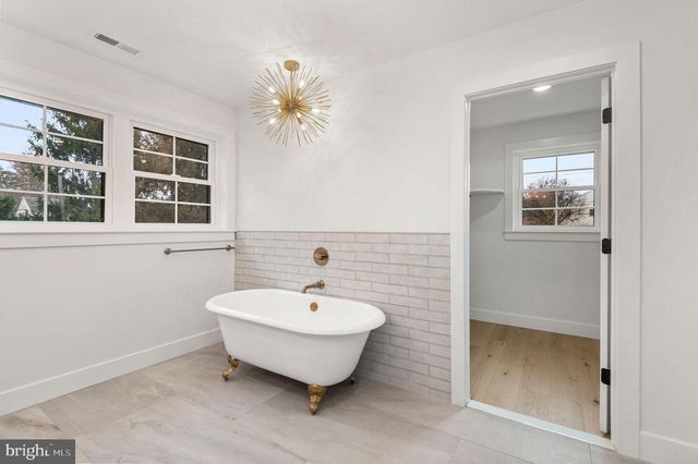 215 N FRANKLIN ST, Doylestown, PA 18901