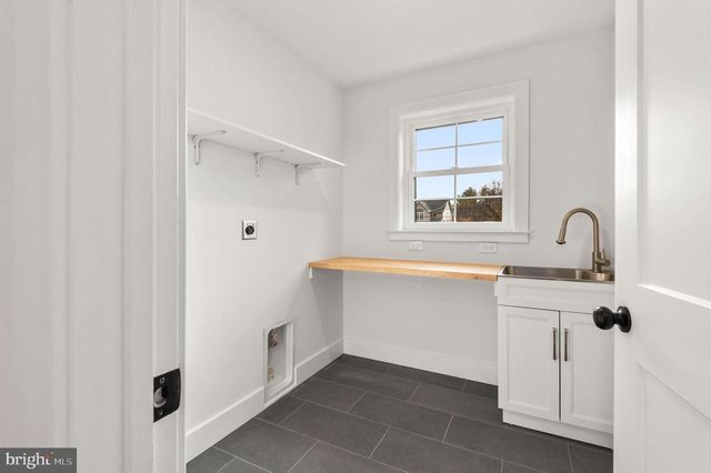 215 N FRANKLIN ST, Doylestown, PA 18901