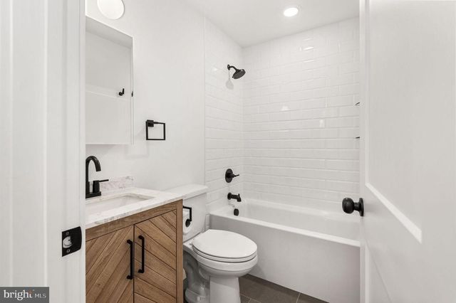 215 N FRANKLIN ST, Doylestown, PA 18901