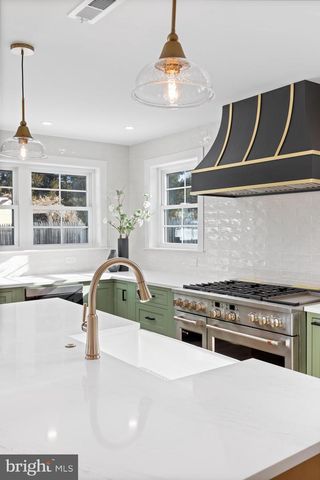 215 N FRANKLIN ST, Doylestown, PA 18901