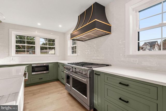 215 N FRANKLIN ST, Doylestown, PA 18901