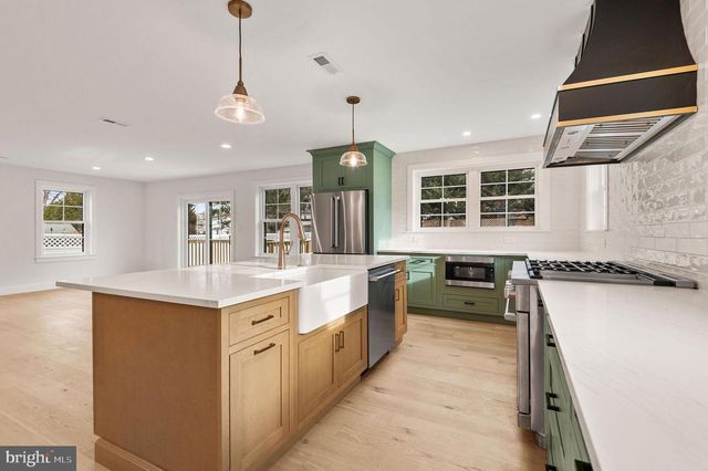 215 N FRANKLIN ST, Doylestown, PA 18901