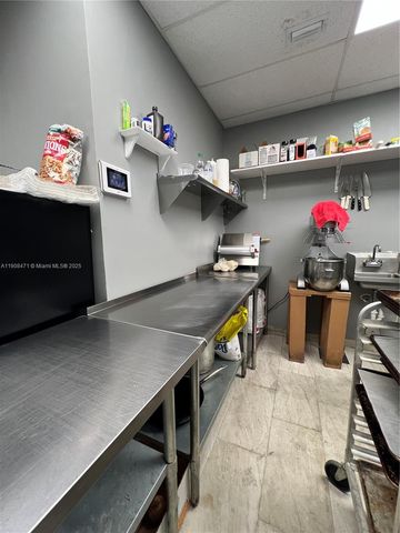 716 N Federal Hwy, Hallandale Beach, FL 33009